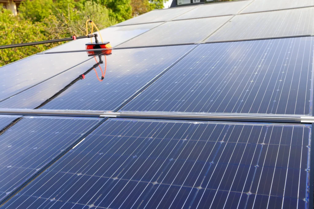 do solar panels need to be cleaned